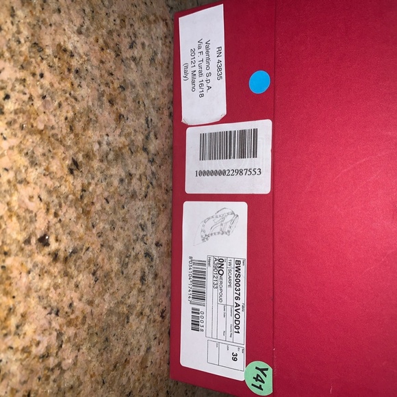 Valentino Garavani Rockstud Flats - Picture 6 of 9